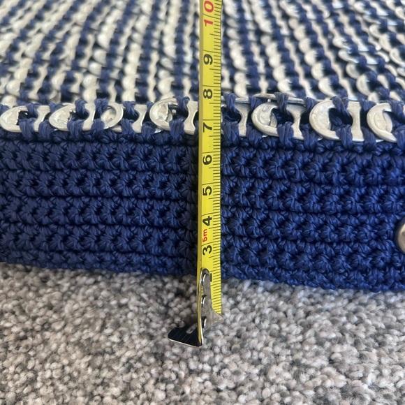 Soda Can Pull Tab Blue Crochet Mesh Crossbody Bag With Zip Closure - Picture 8 of 11
